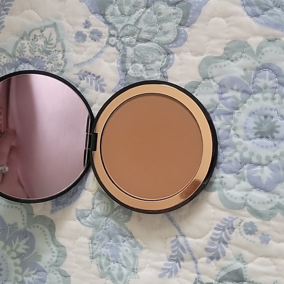 Makeup Bundle - Picture 5 of 8